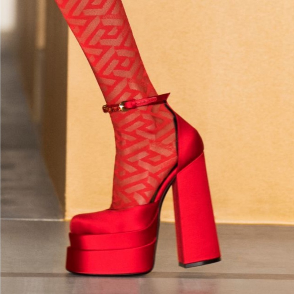NIB RARE Versace Medusa Red Platform Heels